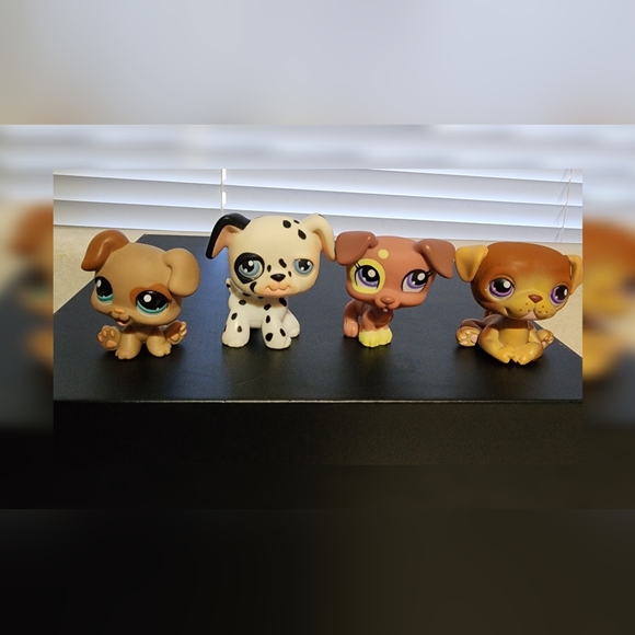 Lot De 4 Accessoires Littlest Pet Shop – Jupes Rose, Violet, Rouge, Blanc – LPS Hasbro